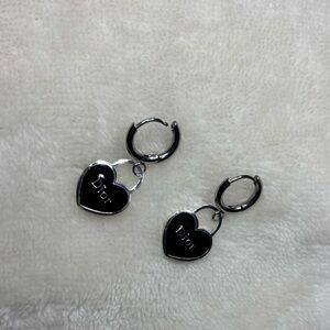 D.I.O.R beauty Vip gift Heart lock earrings